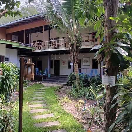 Happy Days Guest House Ko Kut Екстер'єр фото
